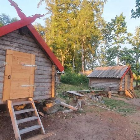 Vittfarnas Hird Vikingaby Bed & Breakfast Sosdala ภายนอก รูปภาพ